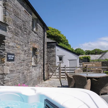 Holiday home Courtyard - Within The Helland Barton Farm Collection *